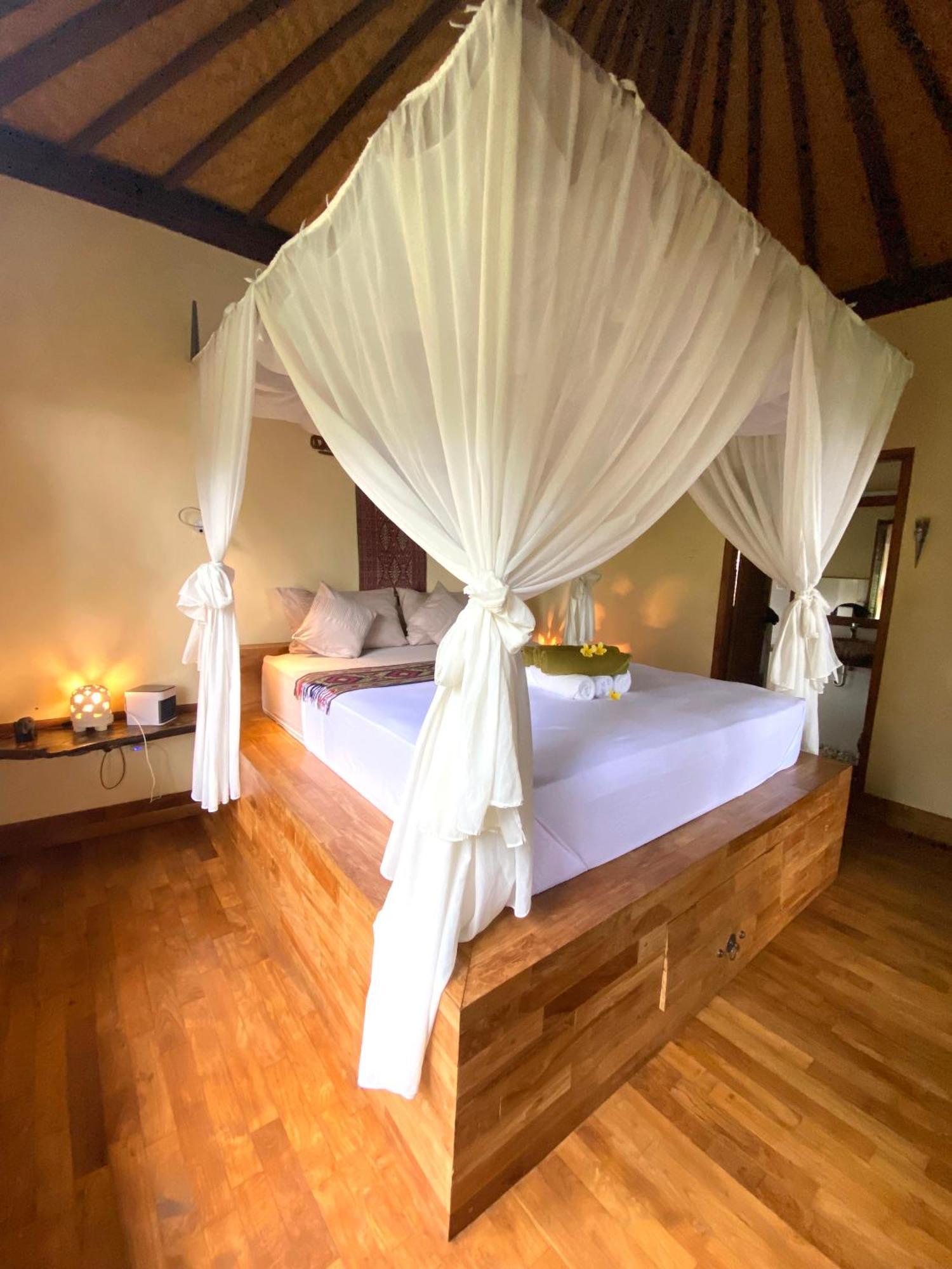 Lafyu Bali Hotel Singaraja  Exterior photo