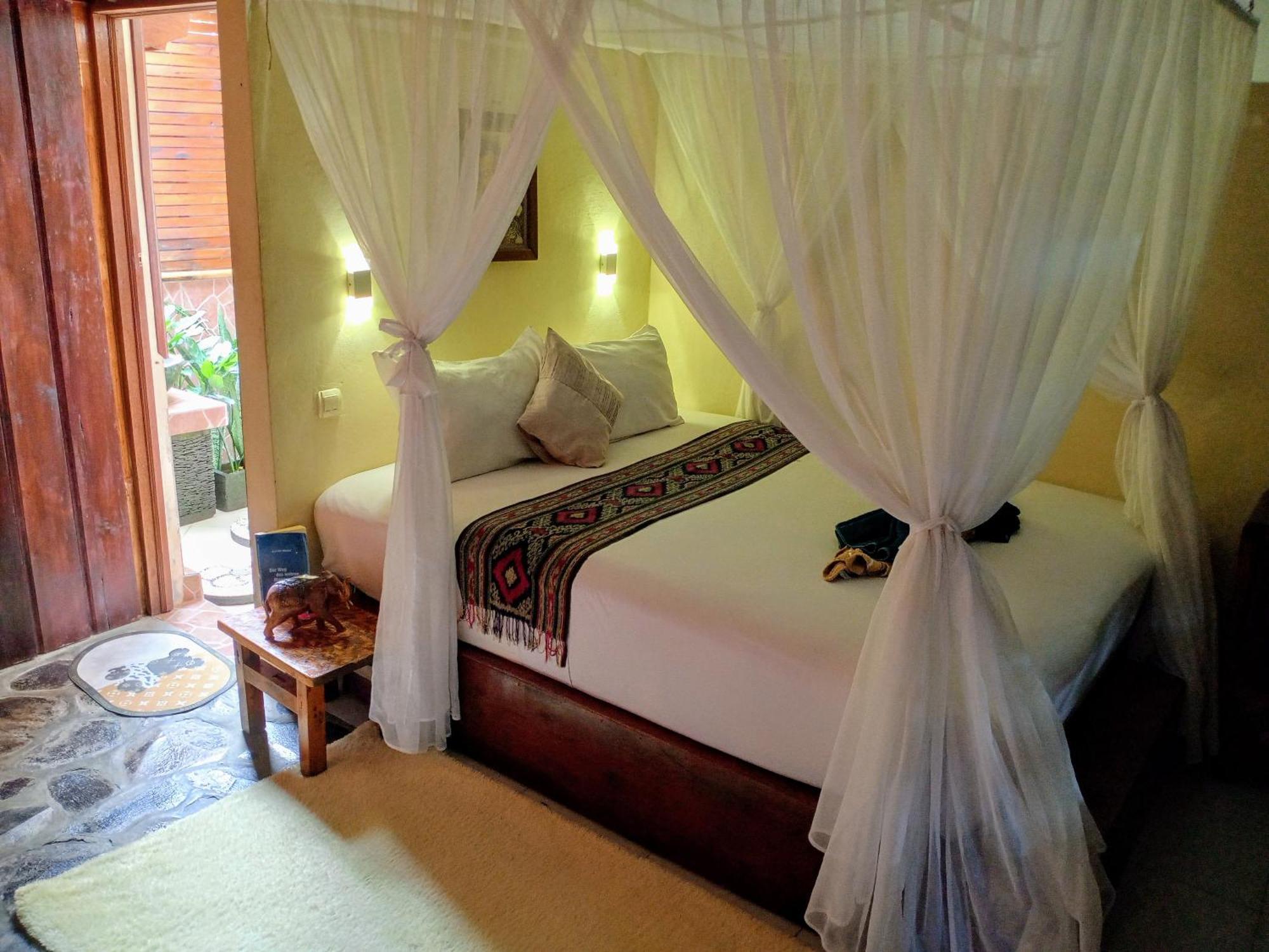 Lafyu Bali Hotel Singaraja  Exterior photo