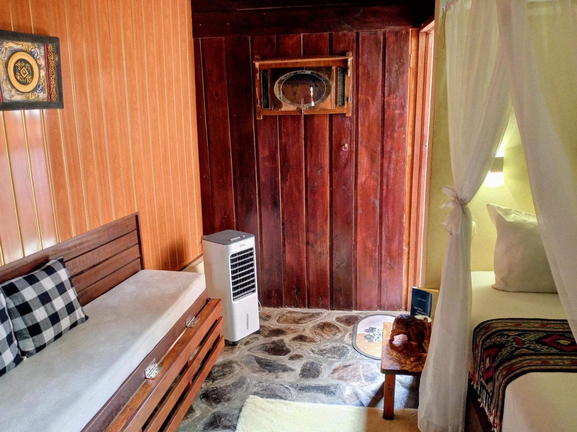 Lafyu Bali Hotel Singaraja  Exterior photo